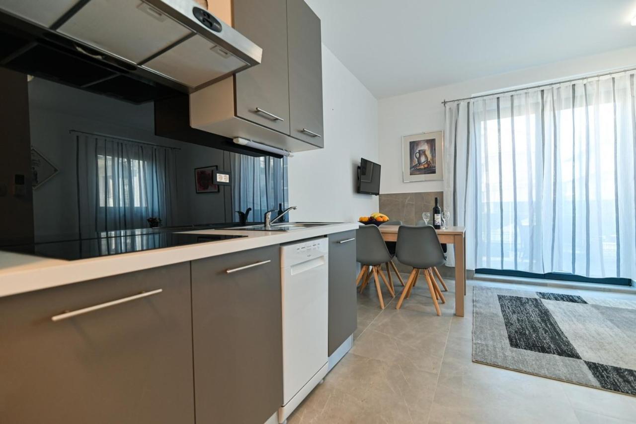 Apartments By The Sea Trogir - 21215 Bagian luar foto