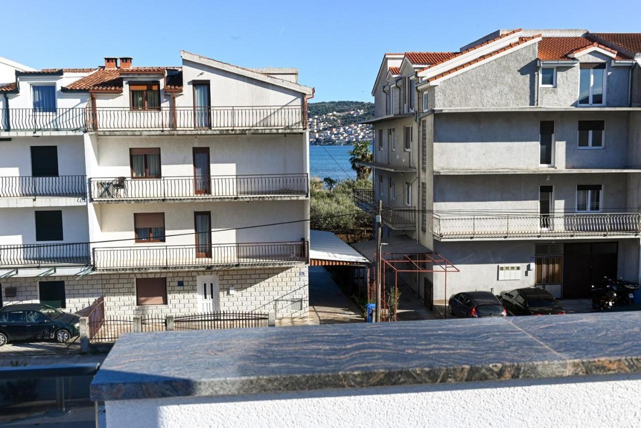 Apartments By The Sea Trogir - 21215 Bagian luar foto